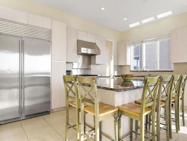 Oceanfront Vacation Home in West Hampton Sleeps 16 Guests