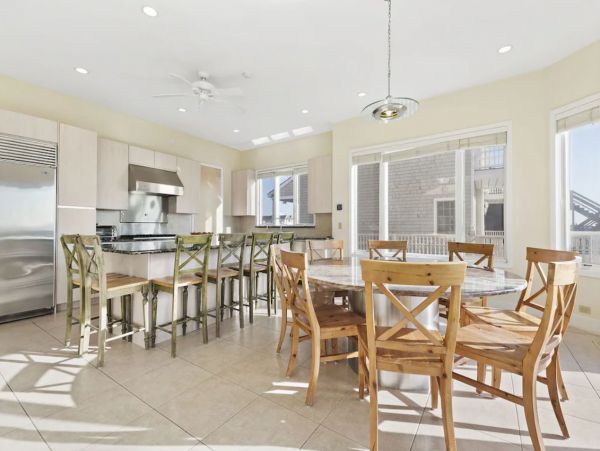 Oceanfront Vacation Home in West Hampton Sleeps 16 Guests