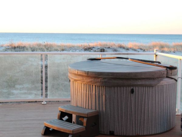 Oceanfront Vacation Home in West Hampton Sleeps 16 Guests