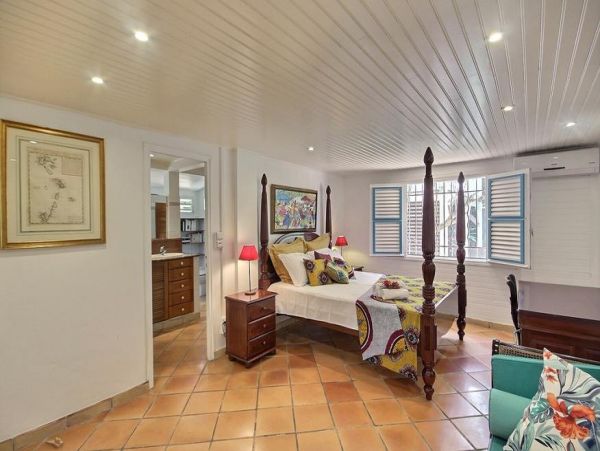 Martinique Home 1027210