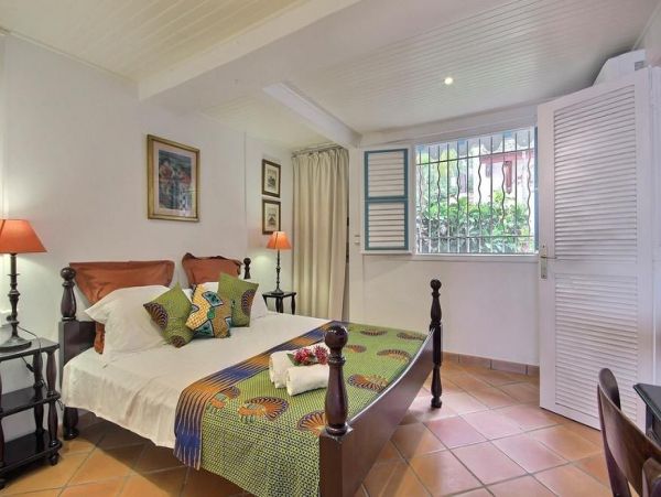 Martinique Home 1027210