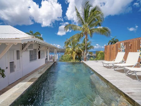 Martinique Home 1027210