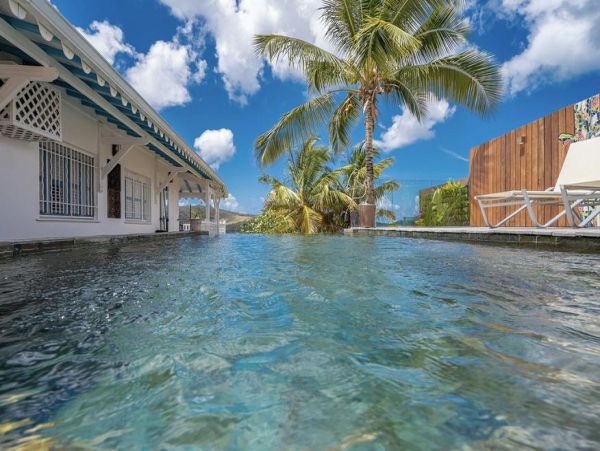 Martinique Home 1027210