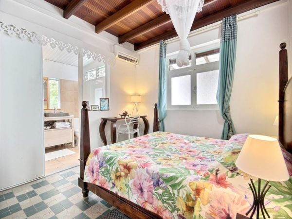 Martinique Home 1027211