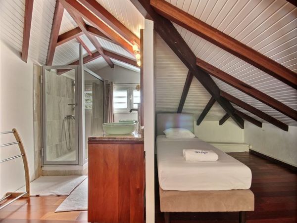 Martinique Home 1027211