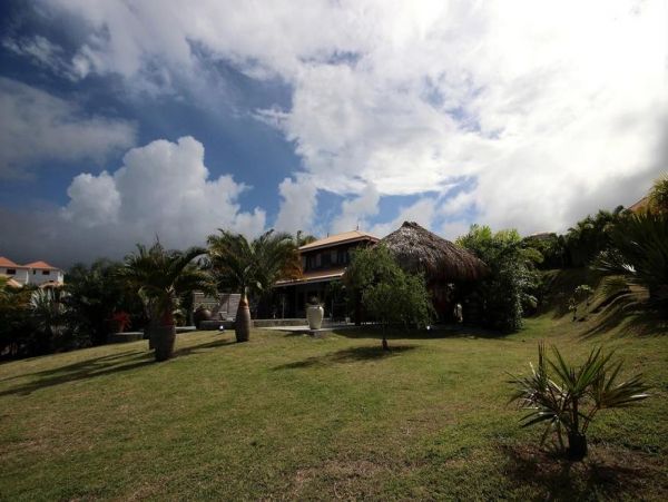 Martinique Home 1027212