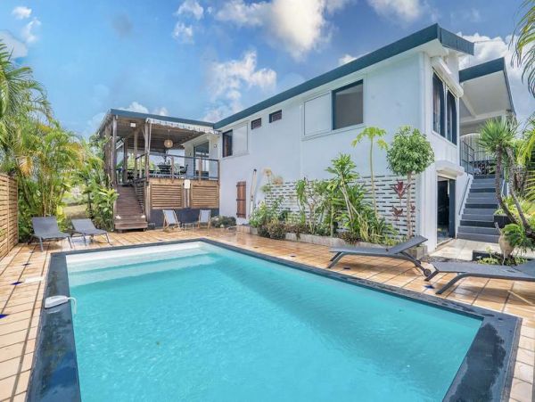 Martinique Home 1027225