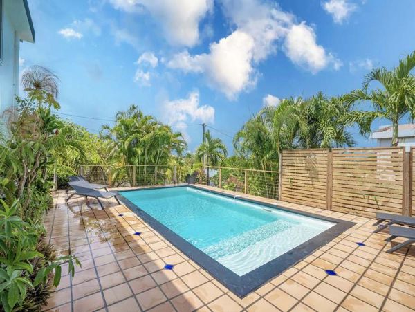 Martinique Home 1027225