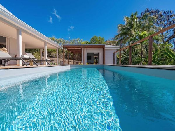 Martinique Home 1027228