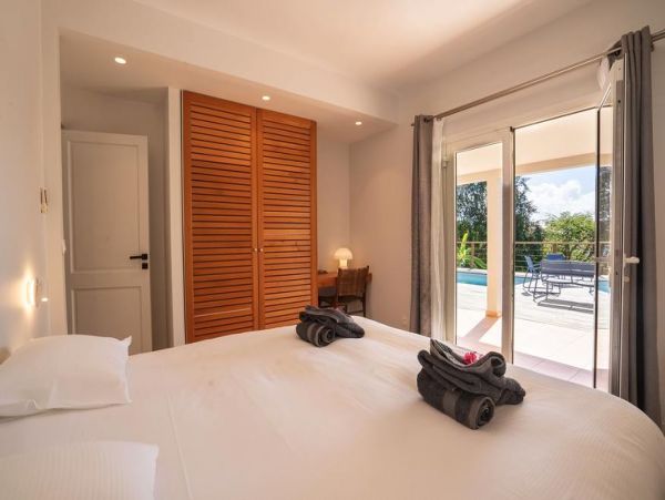 Martinique Home 1027228