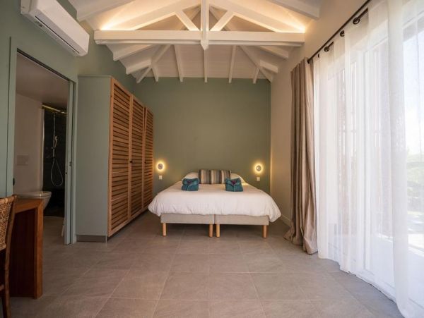 Martinique Home 1027228