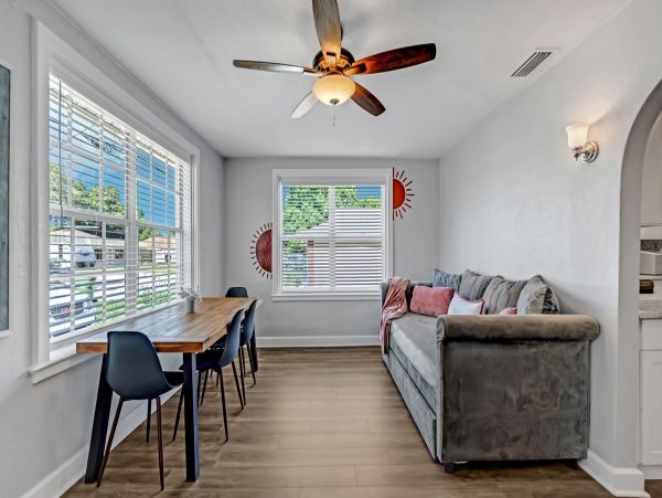 Gorgeous 2 Bedroom Vacation Rental in Bradenton Sleeps 6
