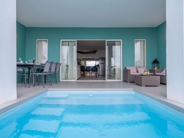 Martinique Home 1027231