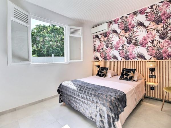 Martinique Home 1027234