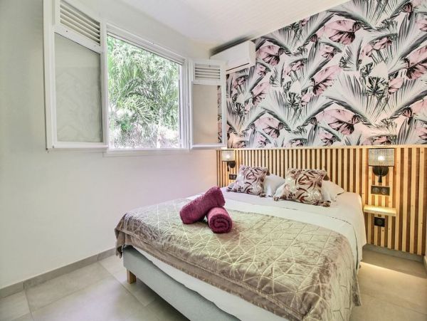 Martinique Home 1027234