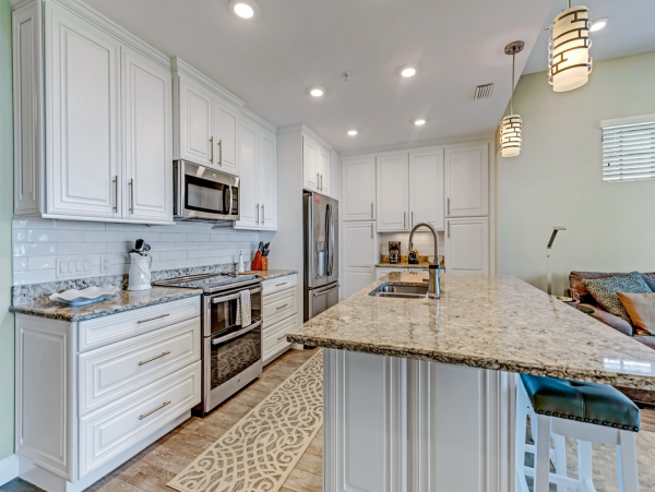 3 Bedroom 3 Bath Luxury Penthouse with Spectacular Sunset Views
