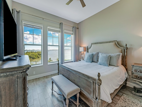 3 Bedroom 3 Bath Luxury Penthouse with Spectacular Sunset Views