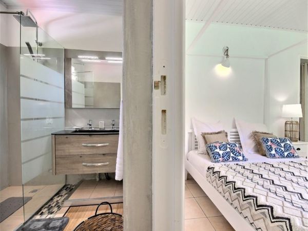 Martinique Home 1027236