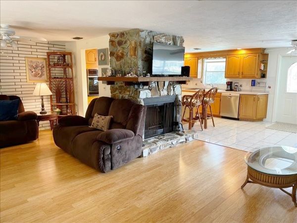 Canal Front Vacation Home in Bradenton with Pool and Boat Dock
