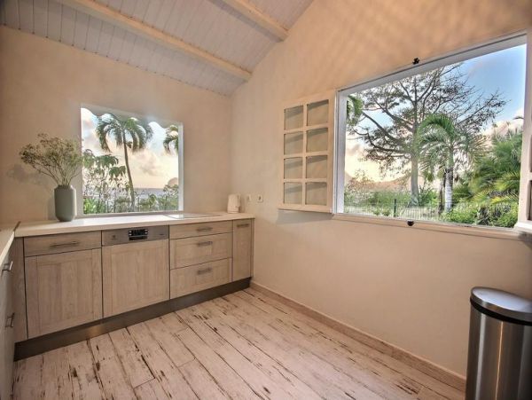 Martinique Home 1027241