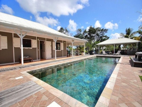 Martinique Home 1027242