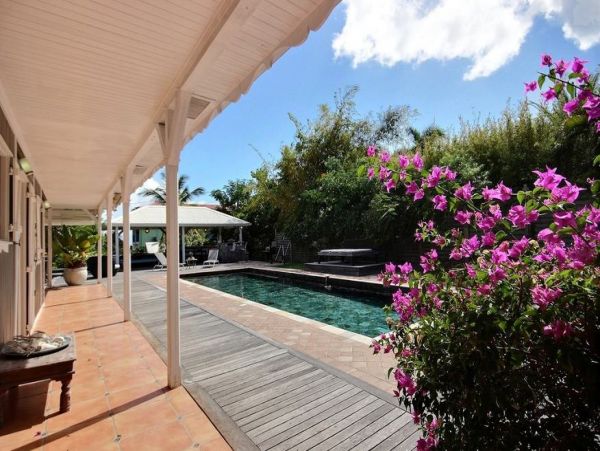 Martinique Home 1027242
