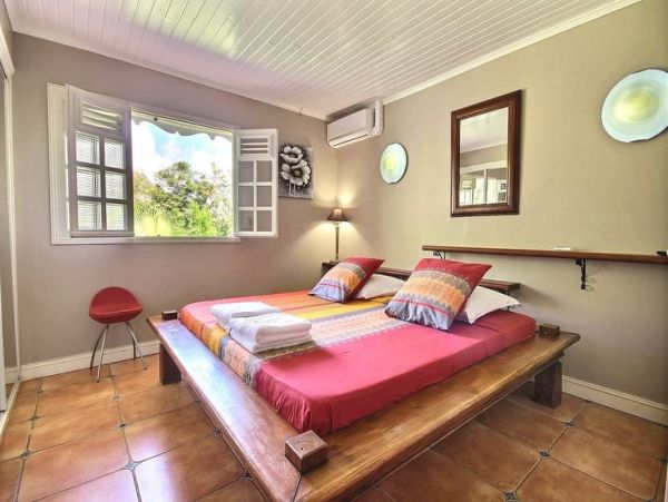 Martinique Home 1027242