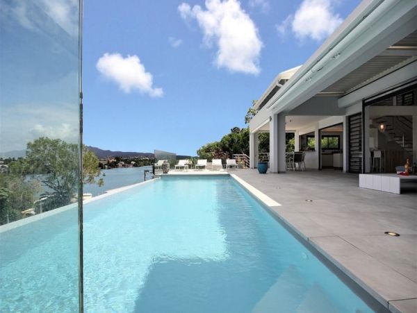 Martinique Home 1027243