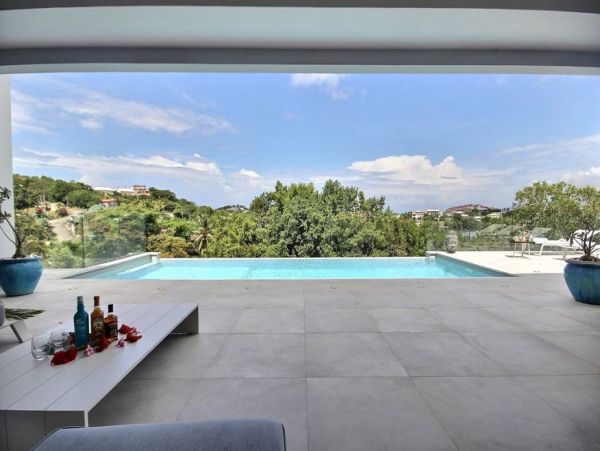 Martinique Home 1027243