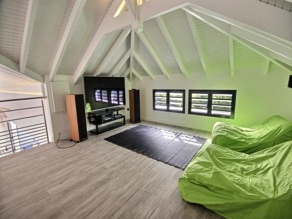 Martinique Home 1027243