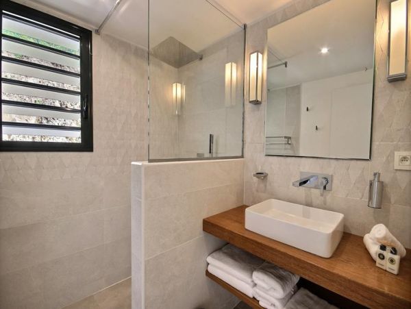 Martinique Home 1027243