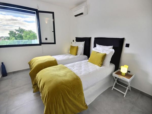Martinique Home 1027243