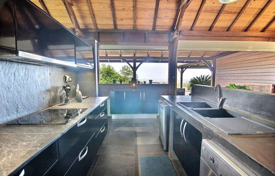 Martinique Home 1027245