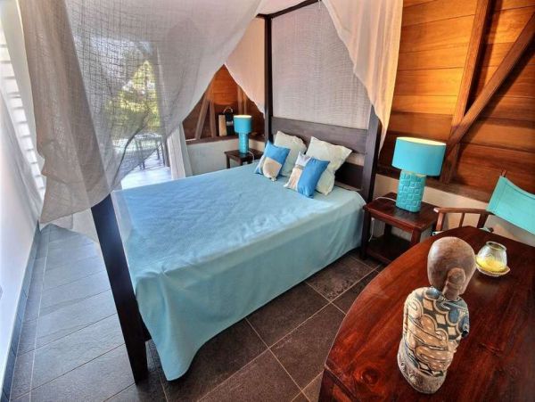 Martinique Home 1027245