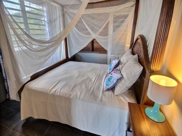 Martinique Home 1027245