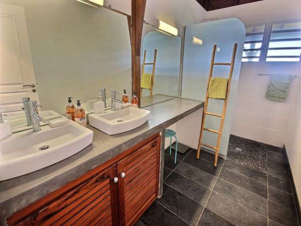 Martinique Home 1027245