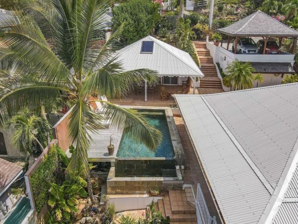 Martinique Home 1027246