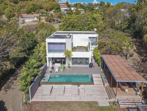 Martinique Home 1027255