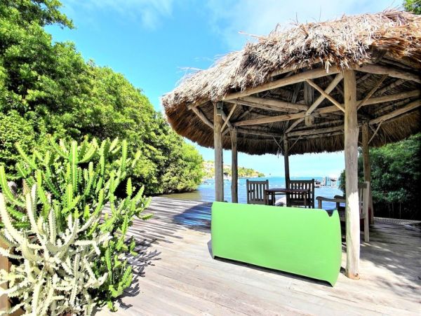 Martinique Home 1027255