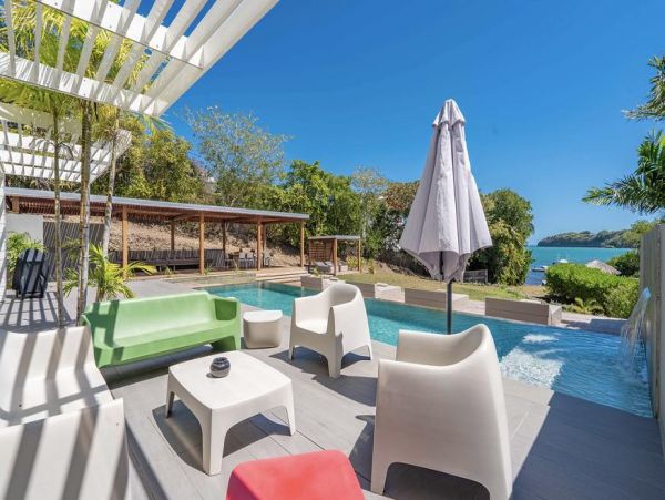 Martinique Home 1027255