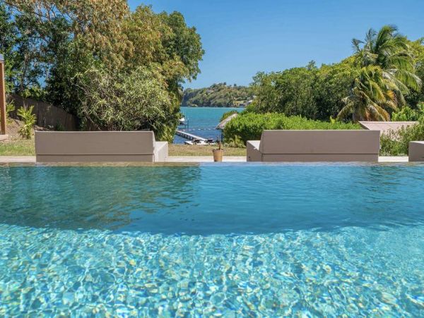 Martinique Home 1027255