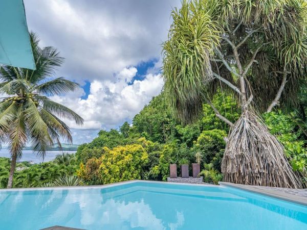 Martinique Home 1027256