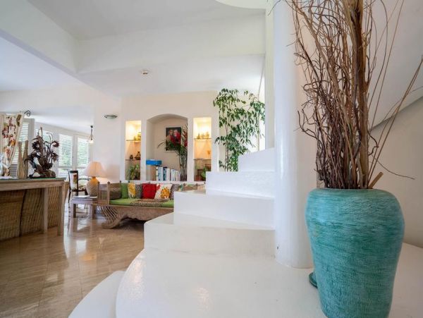 Martinique Home 1027256