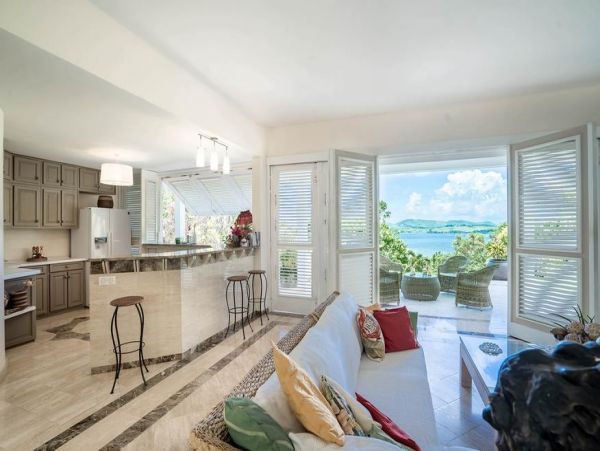 Martinique Home 1027256
