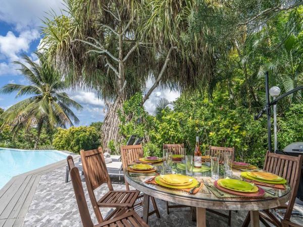 Martinique Home 1027256