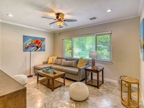 Sarasota Vacation Pool Home Three Bedrooms Sleeps 8 Guests