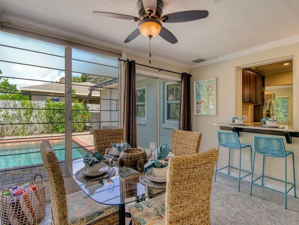 Sarasota Vacation Pool Home Three Bedrooms Sleeps 8 Guests