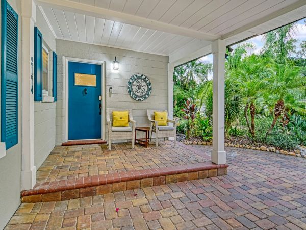 Sarasota Vacation Pool Home Three Bedrooms Sleeps 8 Guests