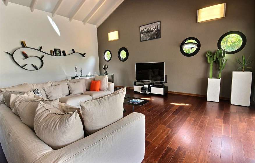 Martinique Home 1027261
