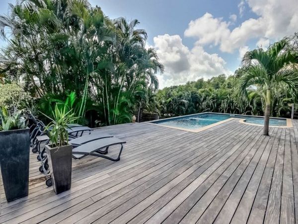 Martinique Home 1027261